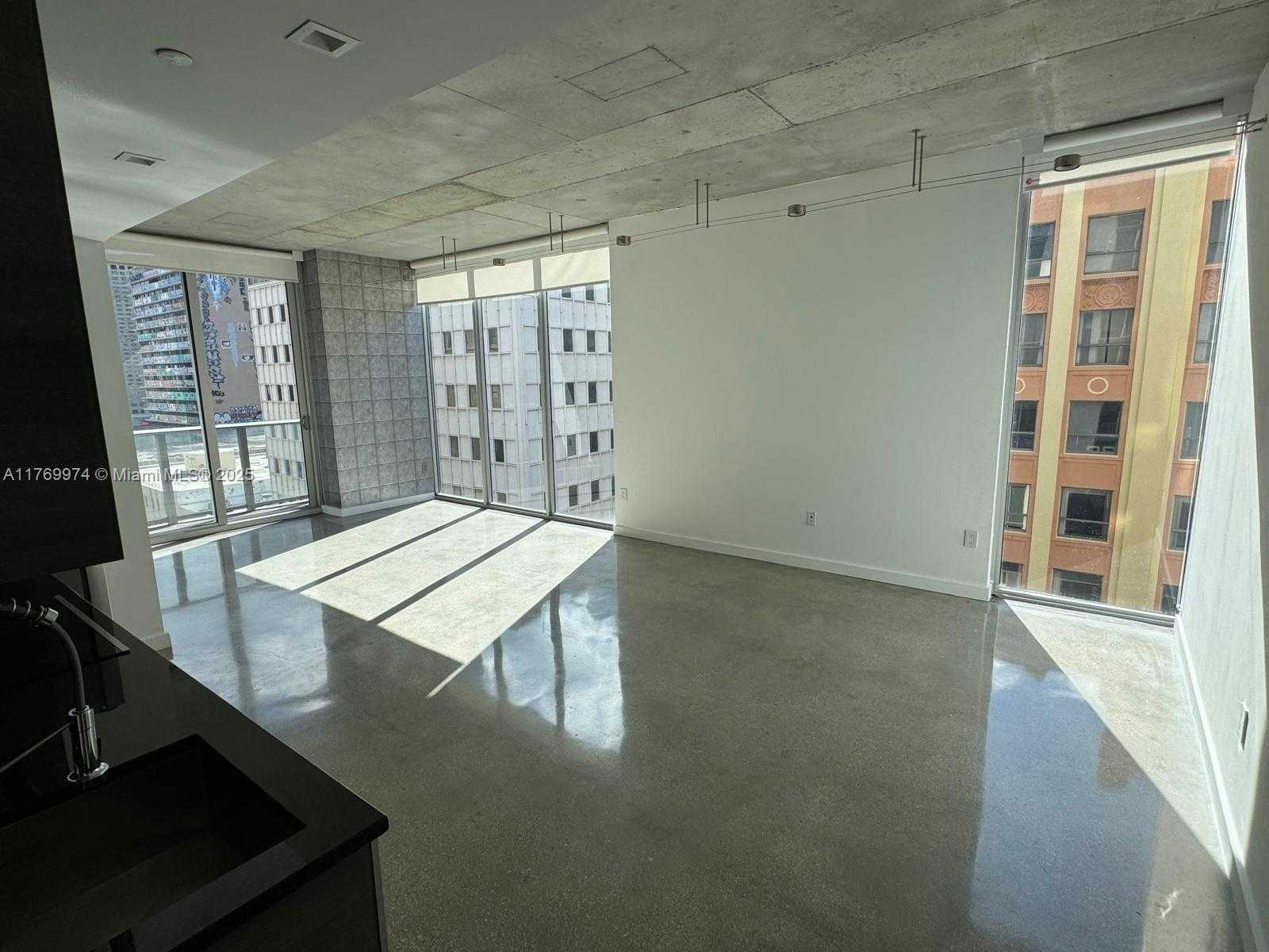 Small Image of 151 SOUTH EAST 1ST ST #1001, Miami Number 19