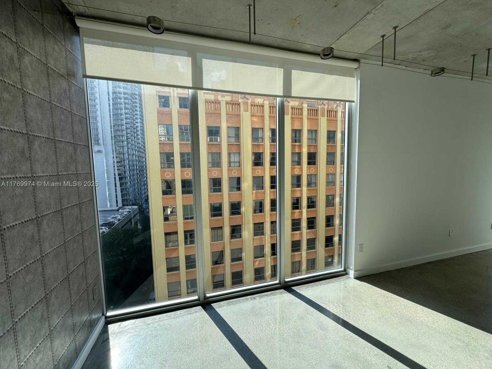 Small Image of 151 SOUTH EAST 1ST ST #1001, Miami Number 27