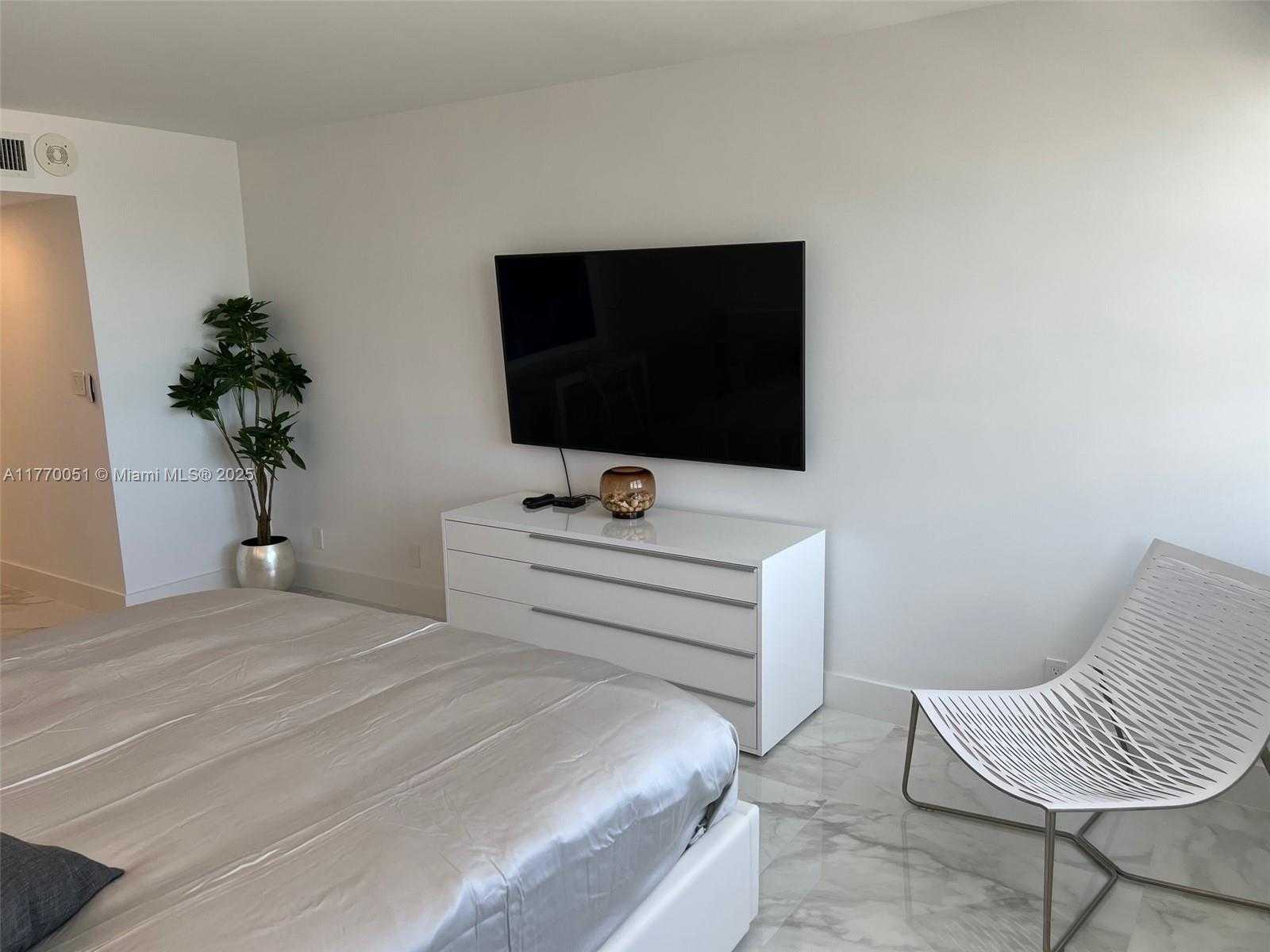 Small Image of 100 LINCOLN RD #1548, Miami Beach Number 14