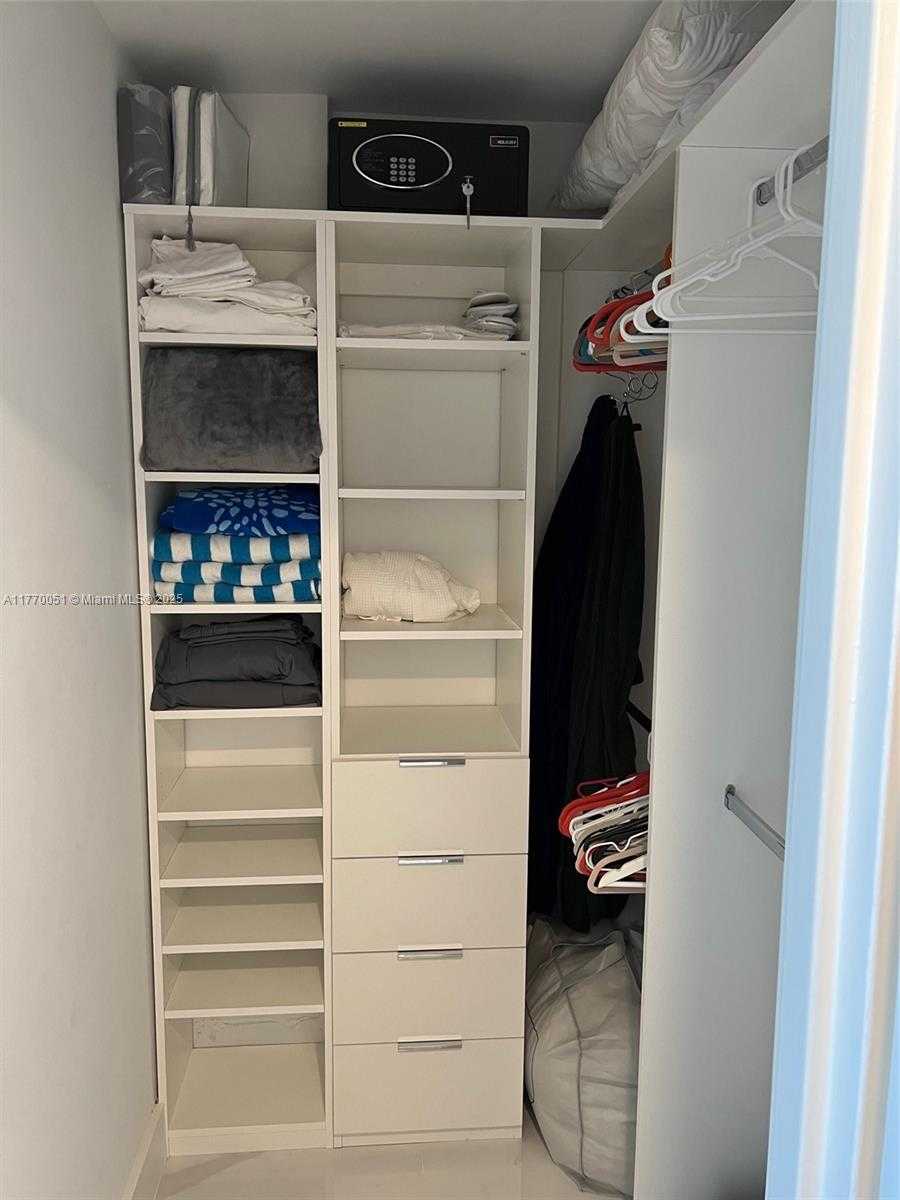Small Image of 100 LINCOLN RD #1548, Miami Beach Number 29