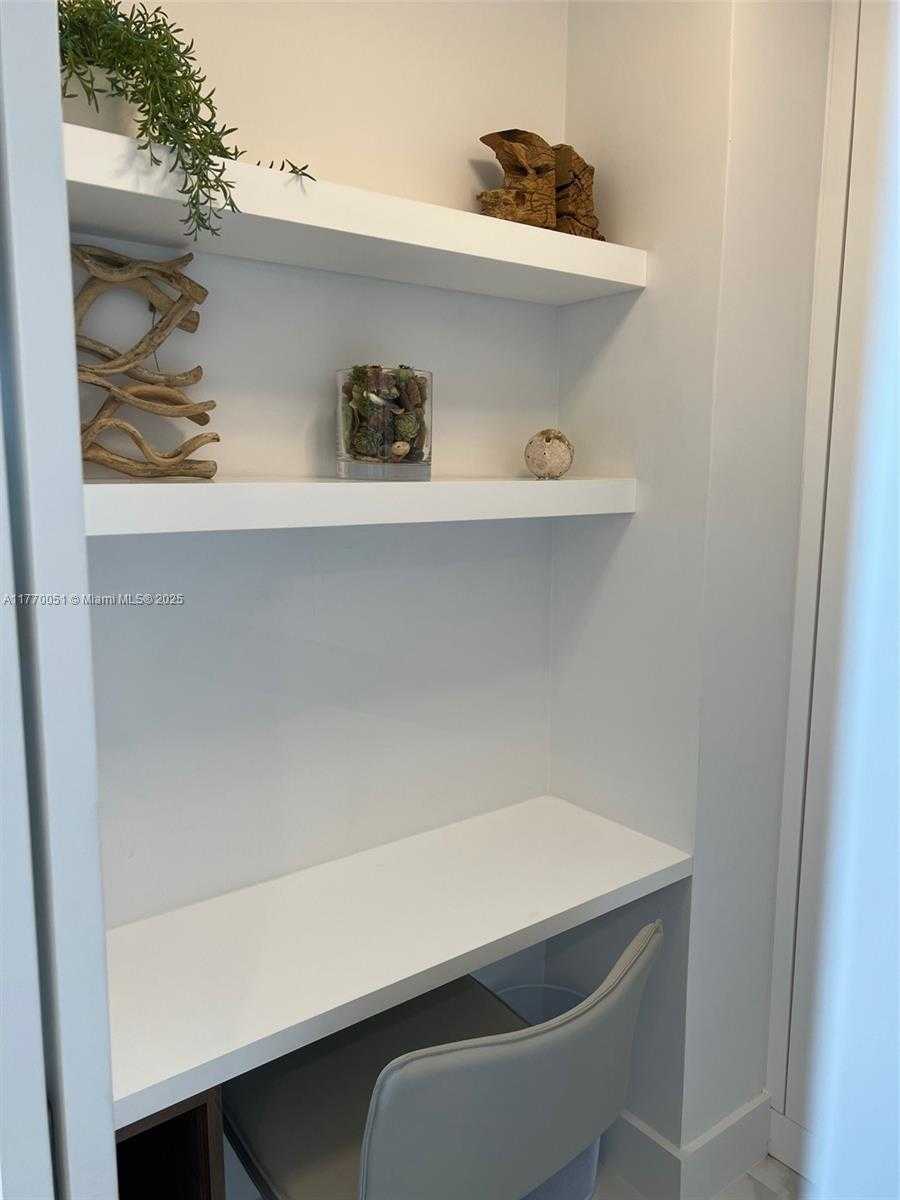 Small Image of 100 LINCOLN RD #1548, Miami Beach Number 37