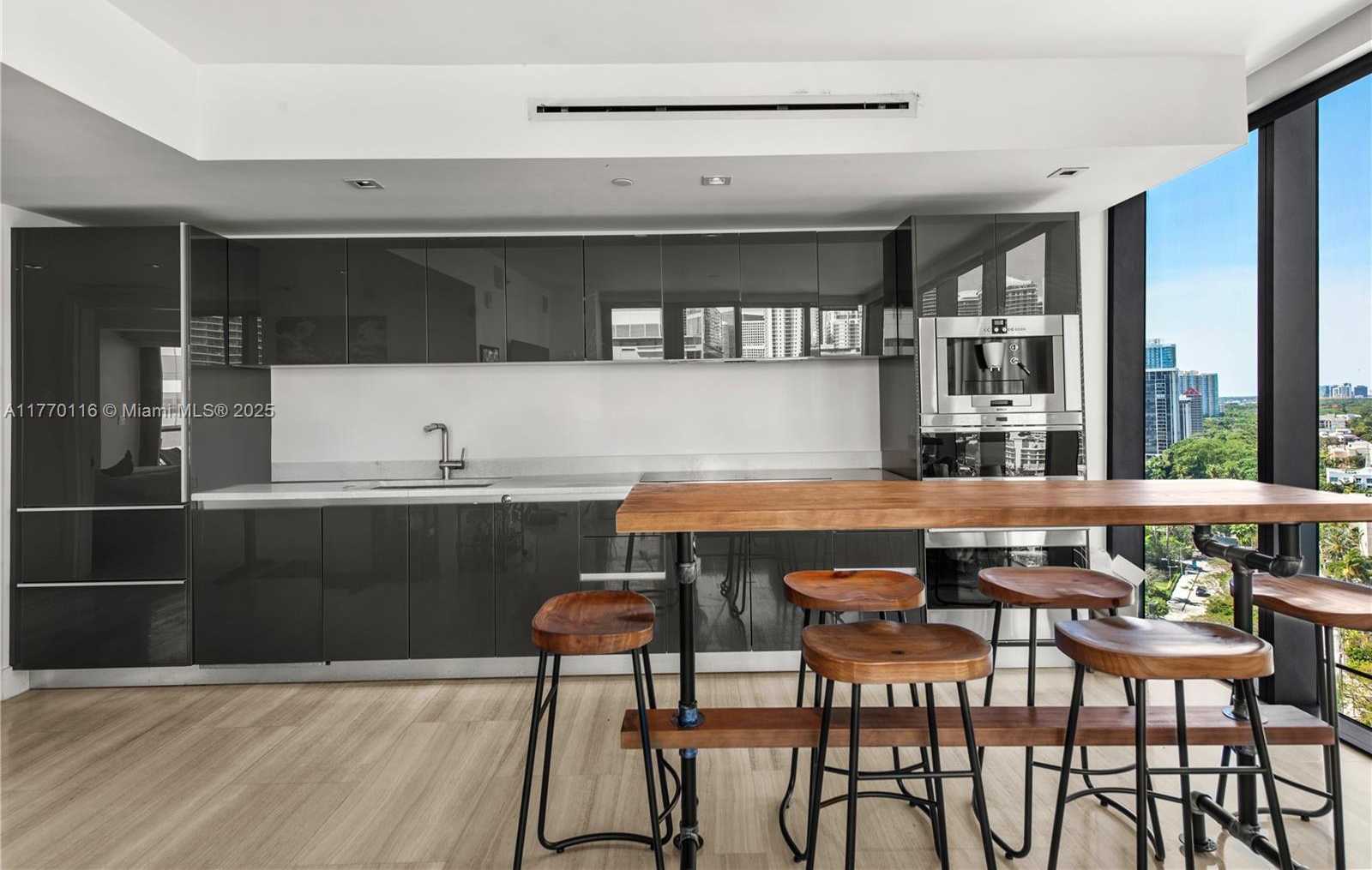 Small Image of 1451 BRICKELL AVE #1706, Miami Number 10
