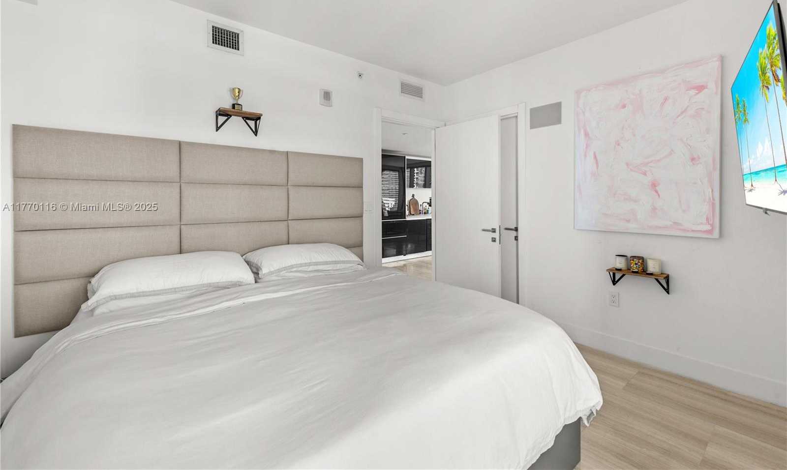 Small Image of 1451 BRICKELL AVE #1706, Miami Number 17
