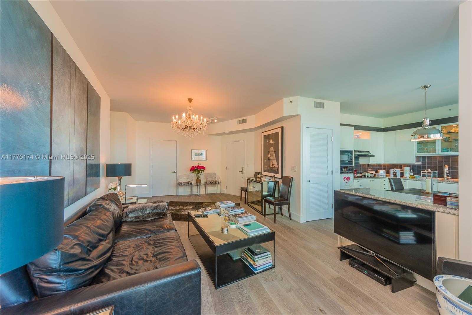 Small Image of 300 SOUTH POINTE DR #809, Miami Beach Number 3