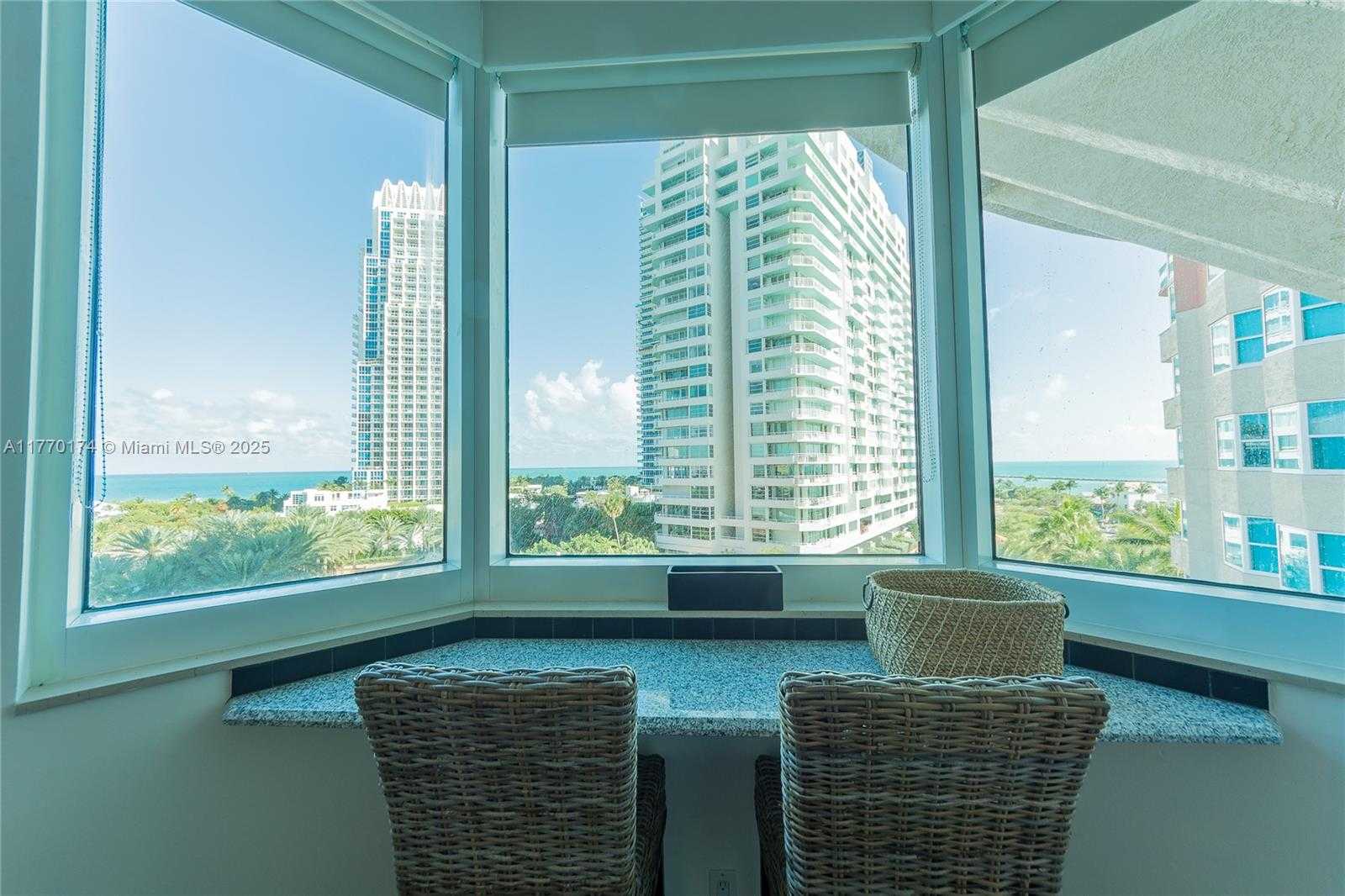 Small Image of 300 SOUTH POINTE DR #809, Miami Beach Number 5