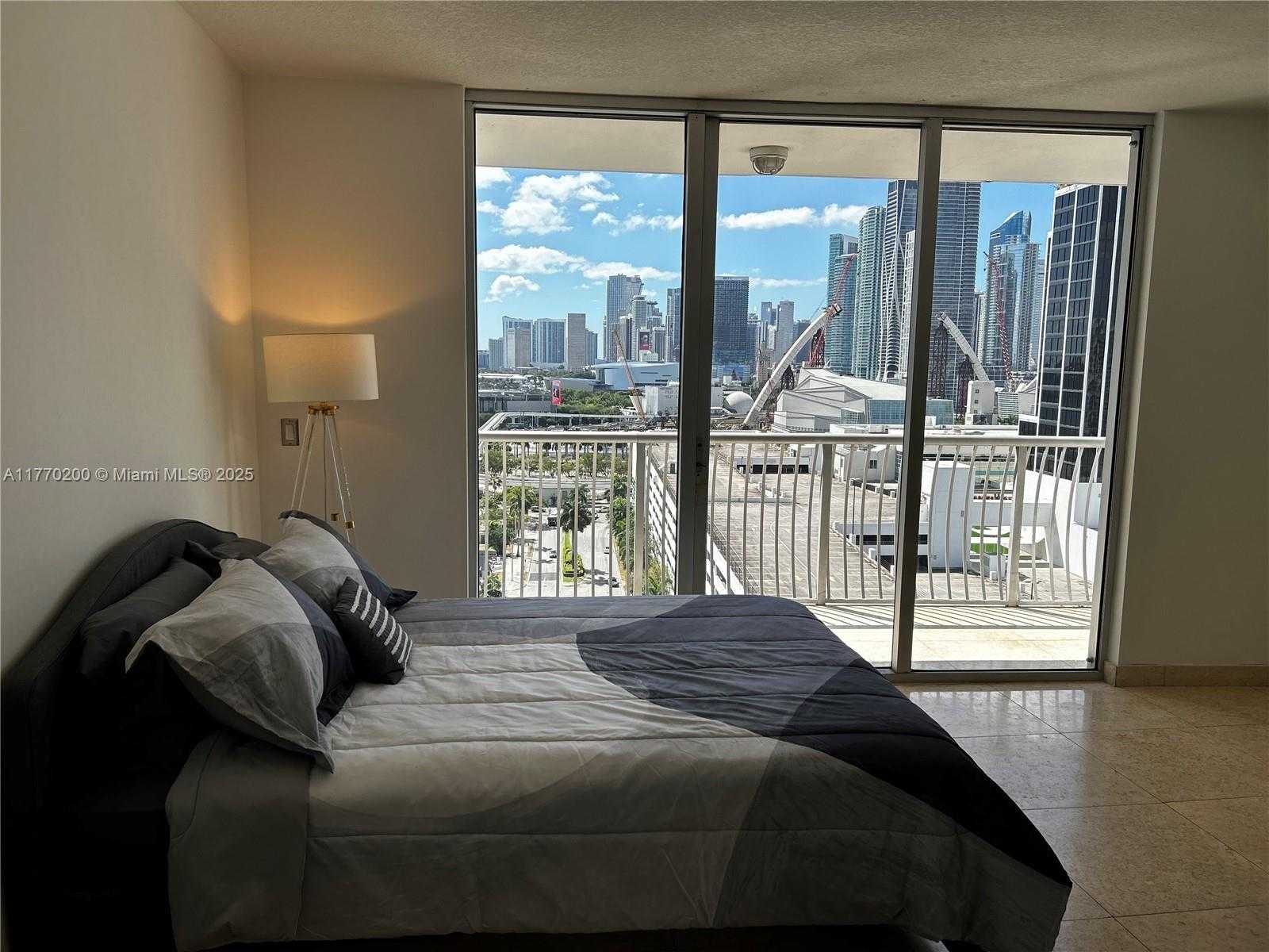 Small Image of 1750 NORTH BAYSHORE DR #1808, Miami Number 6