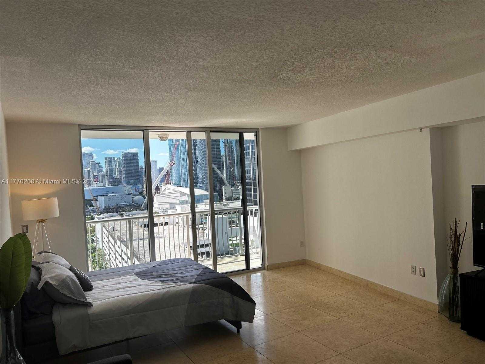 Small Image of 1750 NORTH BAYSHORE DR #1808, Miami Number 8