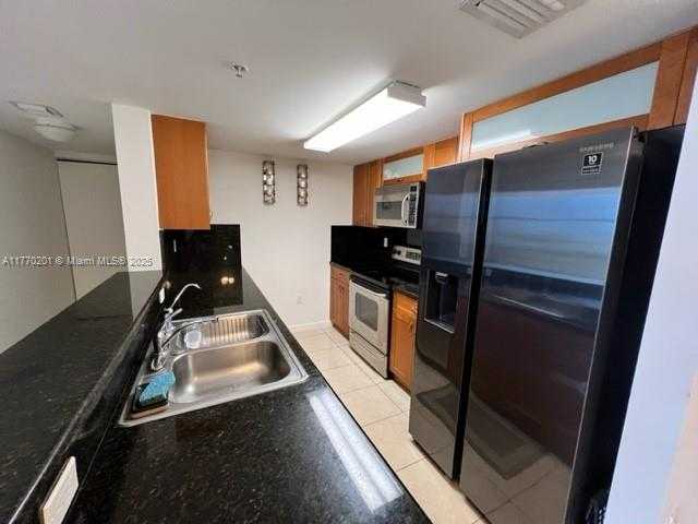 Small Image of 1555 NORTH TREASURE DR #404, North Bay Village Number 11