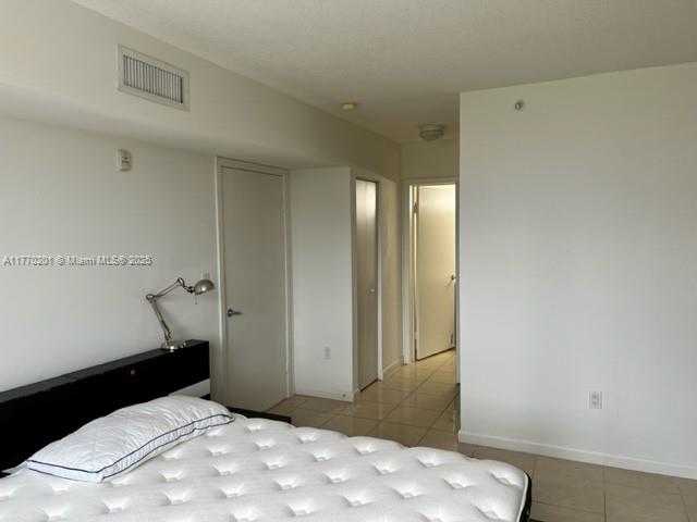 Small Image of 1555 NORTH TREASURE DR #404, North Bay Village Number 16