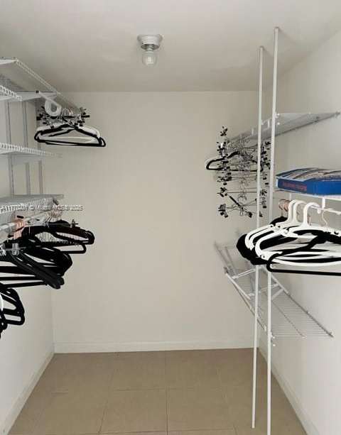 Small Image of 1555 NORTH TREASURE DR #404, North Bay Village Number 17