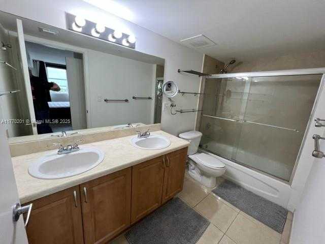 Small Image of 1555 NORTH TREASURE DR #404, North Bay Village Number 18