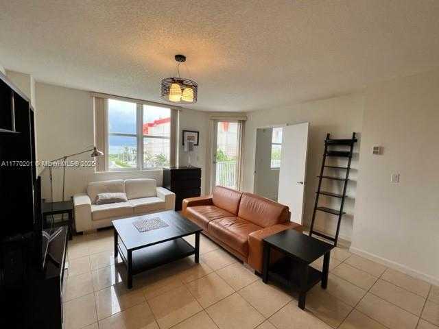 Small Image of 1555 NORTH TREASURE DR #404, North Bay Village Number 4