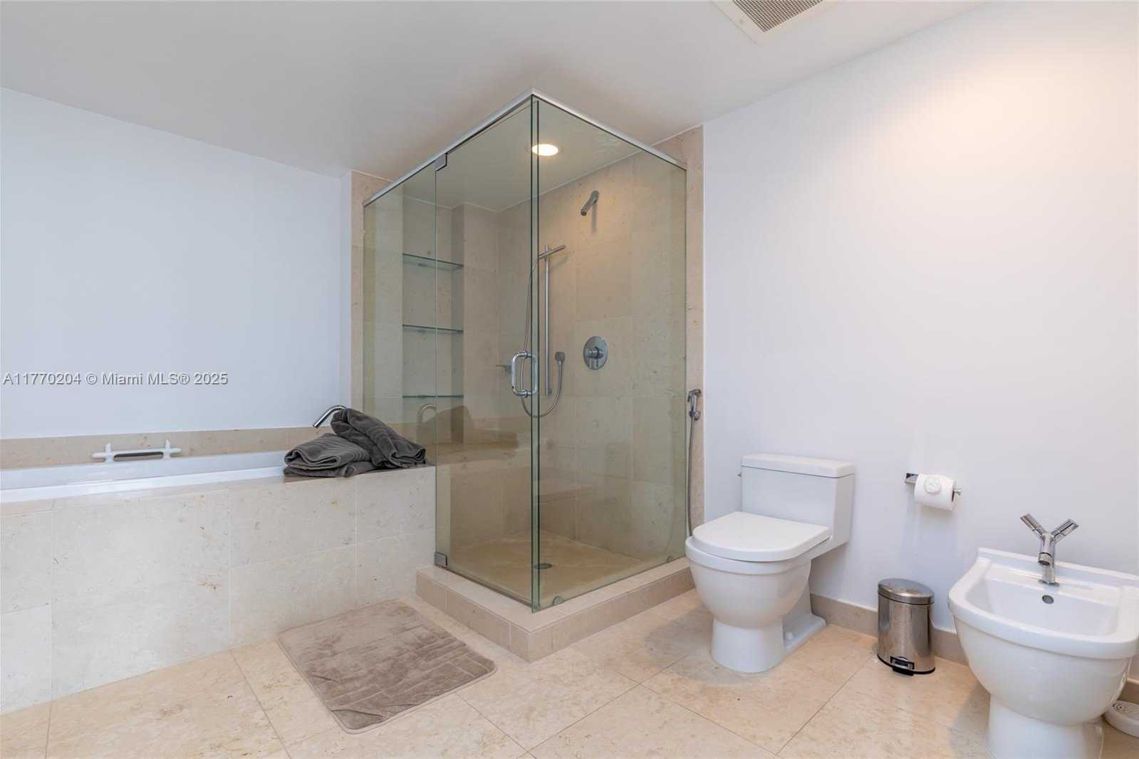 Small Image of 495 BRICKELL AVE #1005, Miami Number 20