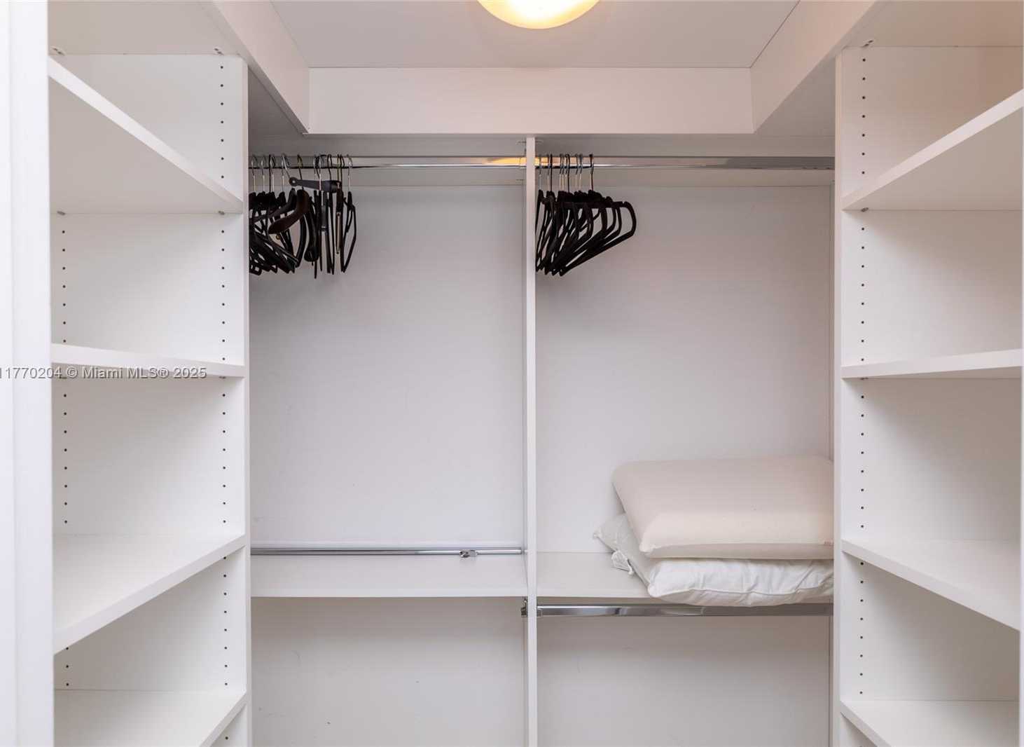 Small Image of 495 BRICKELL AVE #1005, Miami Number 22