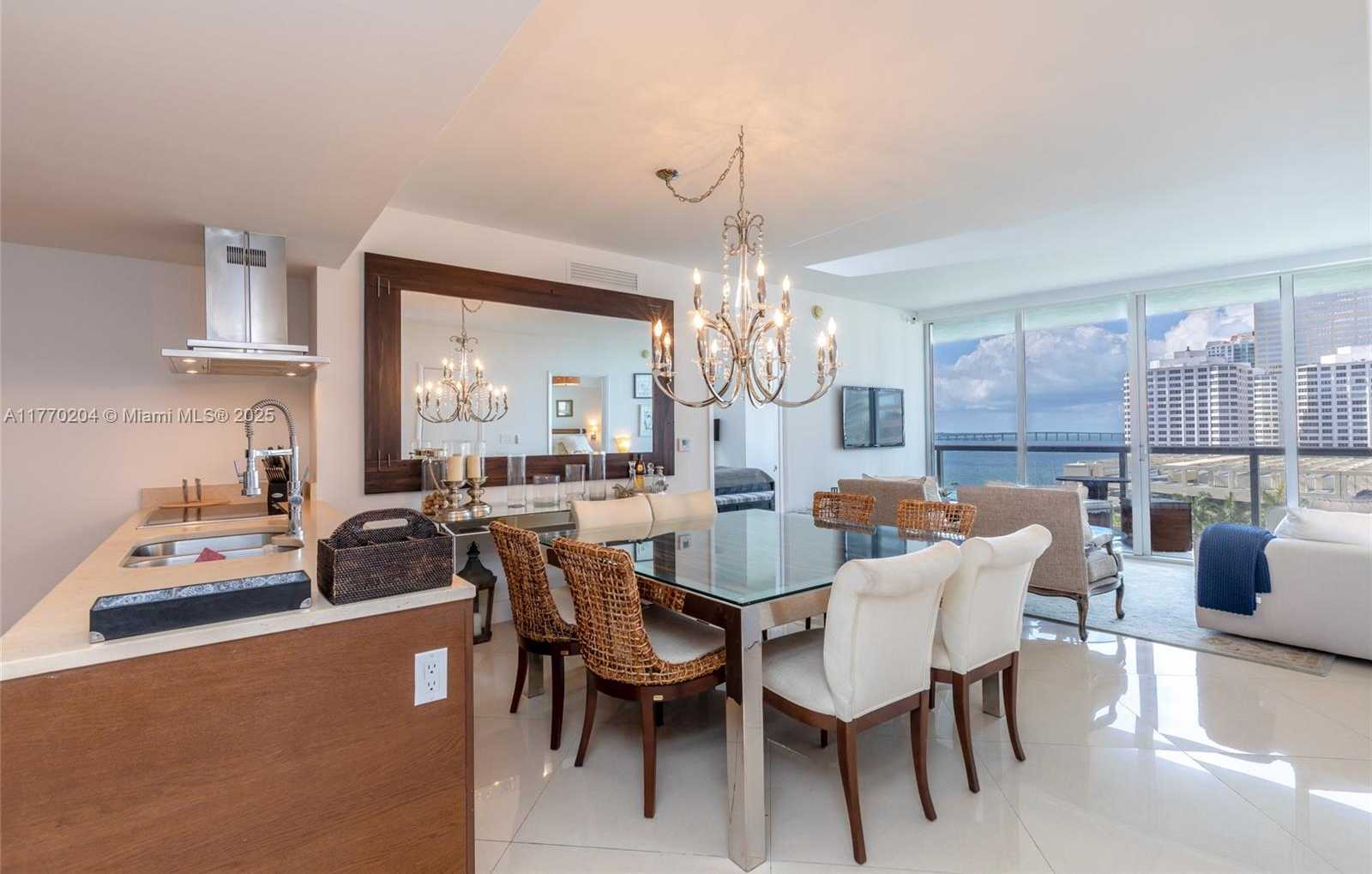 Small Image of 495 BRICKELL AVE #1005, Miami Number 3
