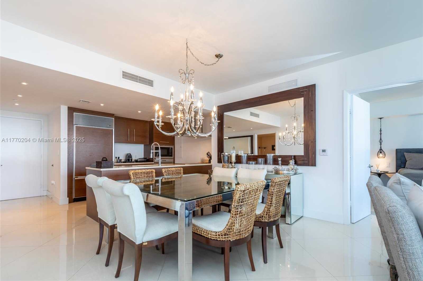 Small Image of 495 BRICKELL AVE #1005, Miami Number 7