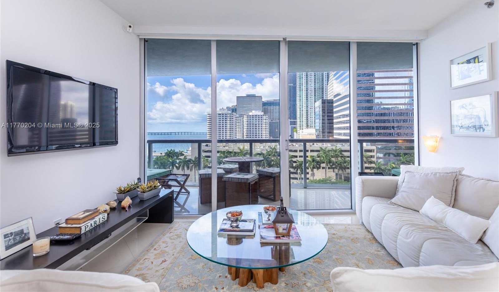Small Image of 495 BRICKELL AVE #1005, Miami Number 8