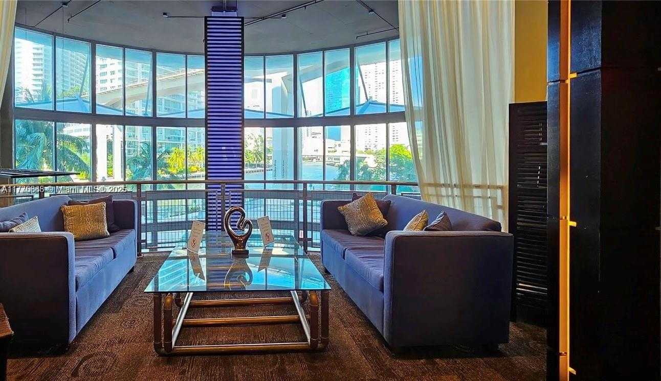 Small Image of 690 SOUTH WEST 1ST CT #1518, Miami Number 16