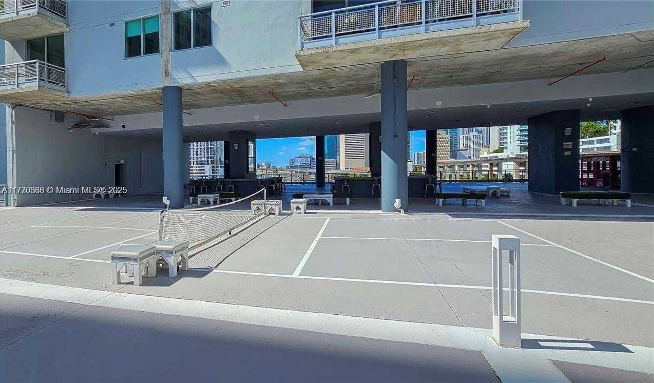 Small Image of 690 SOUTH WEST 1ST CT #1518, Miami Number 20