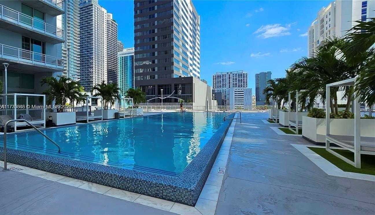Small Image of 690 SOUTH WEST 1ST CT #1518, Miami Number 21