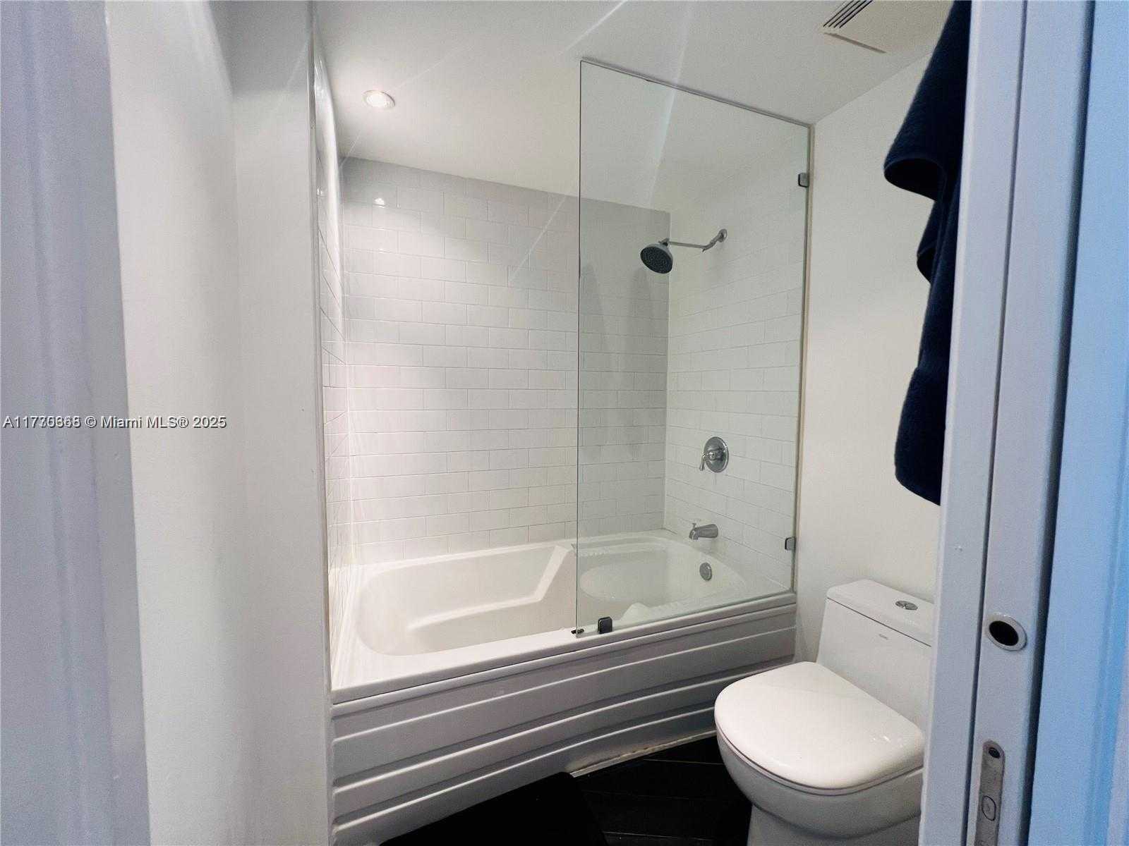 Small Image of 690 SOUTH WEST 1ST CT #1518, Miami Number 5