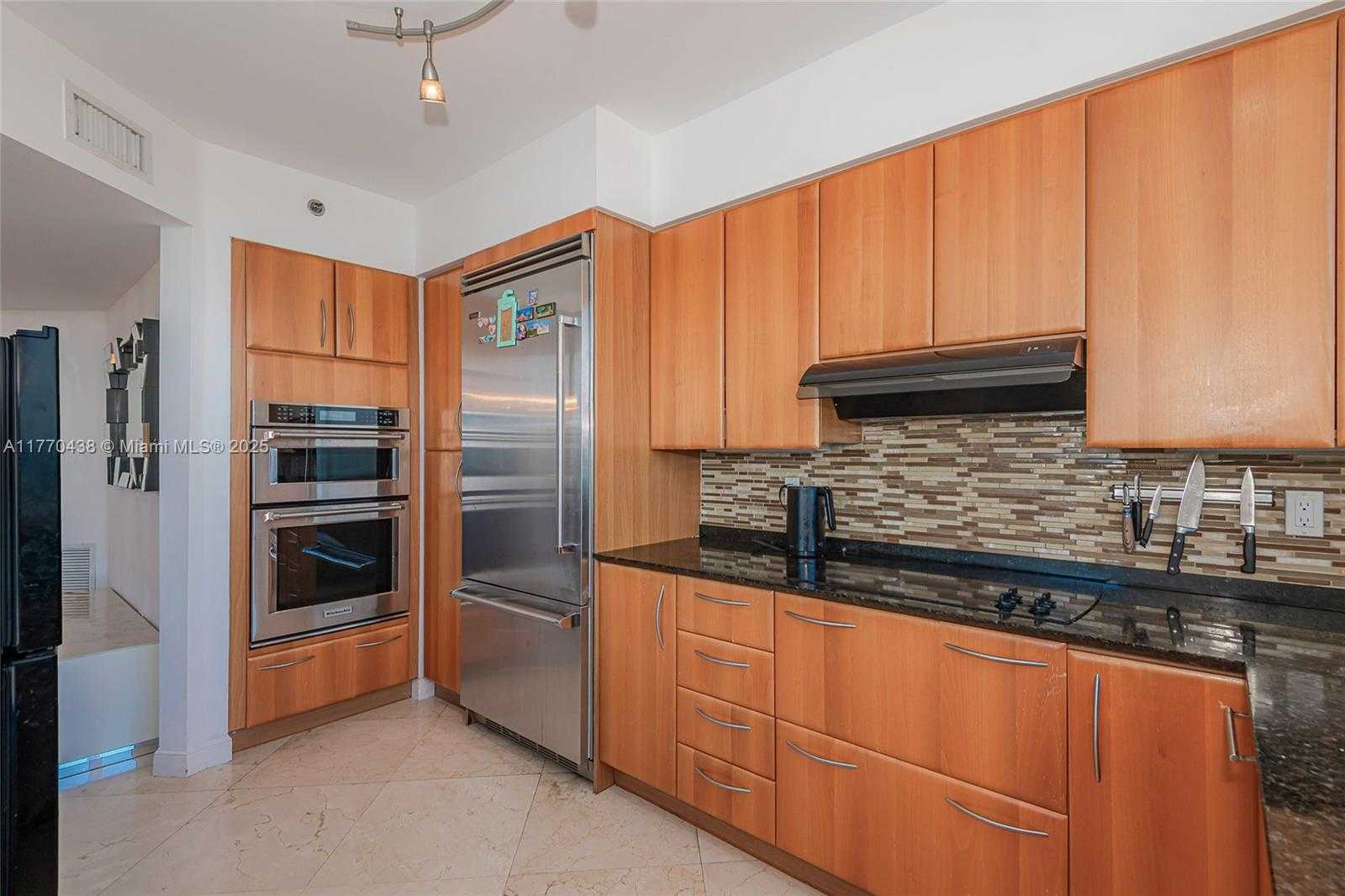 Small Image of 19111 COLLINS AVE 2+DEN #1007, Sunny Isles Beach Number 15