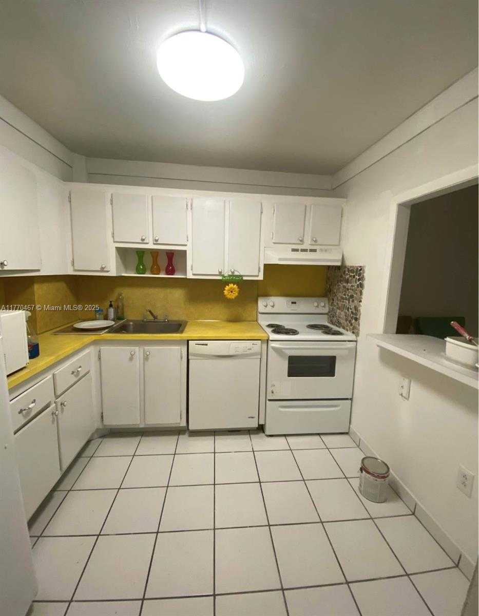 Small Image of 16950 #120, North Miami Beach Number 4