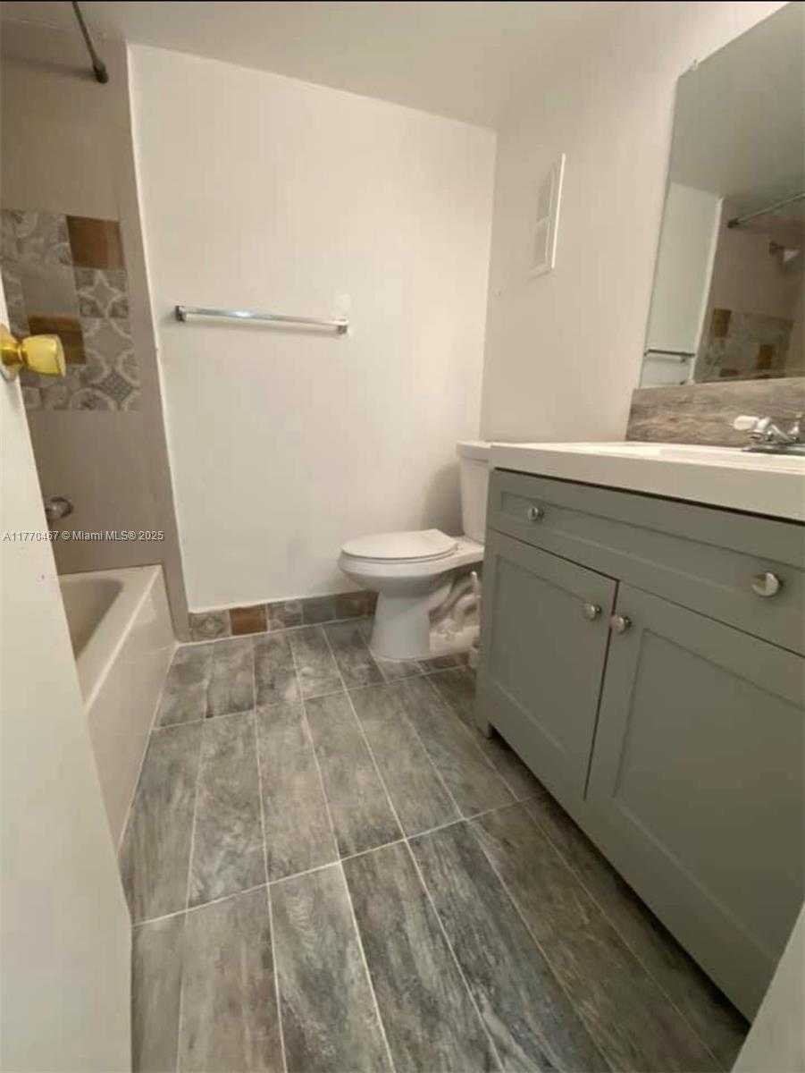 Small Image of 16950 #120, North Miami Beach Number 8