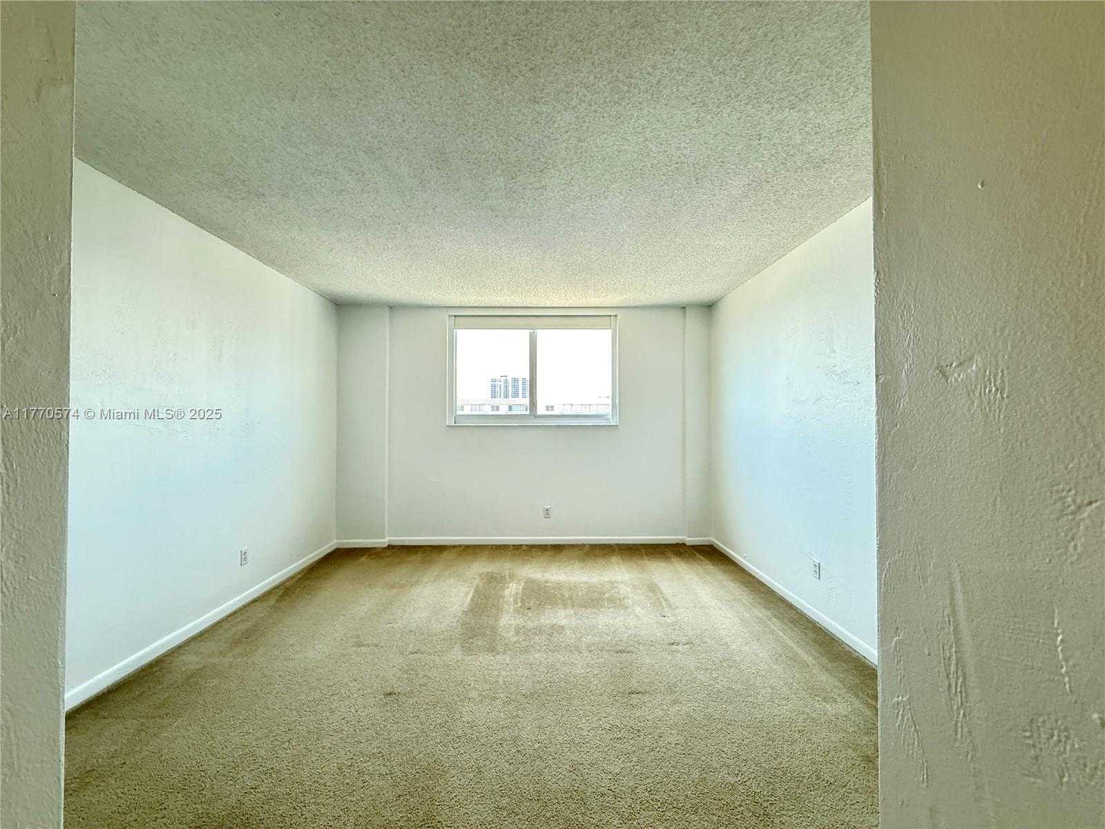 Small Image of 19380 COLLINS AVE #1605, Sunny Isles Beach Number 7