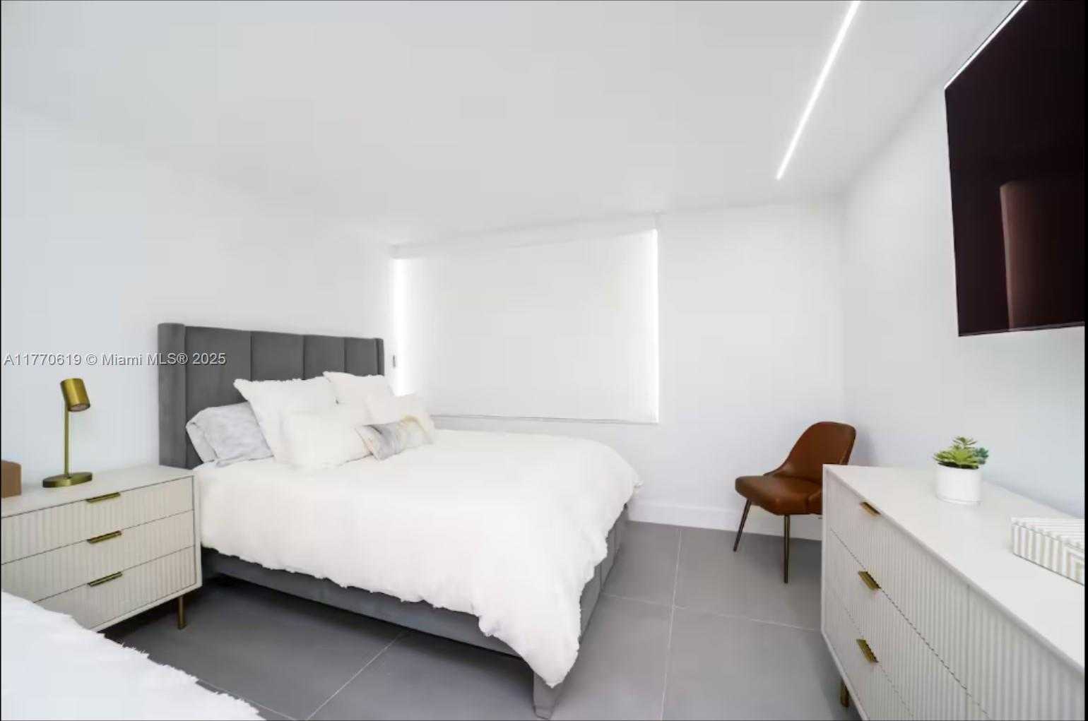 Small Image of 100 LINCOLN RD #843, Miami Beach Number 12