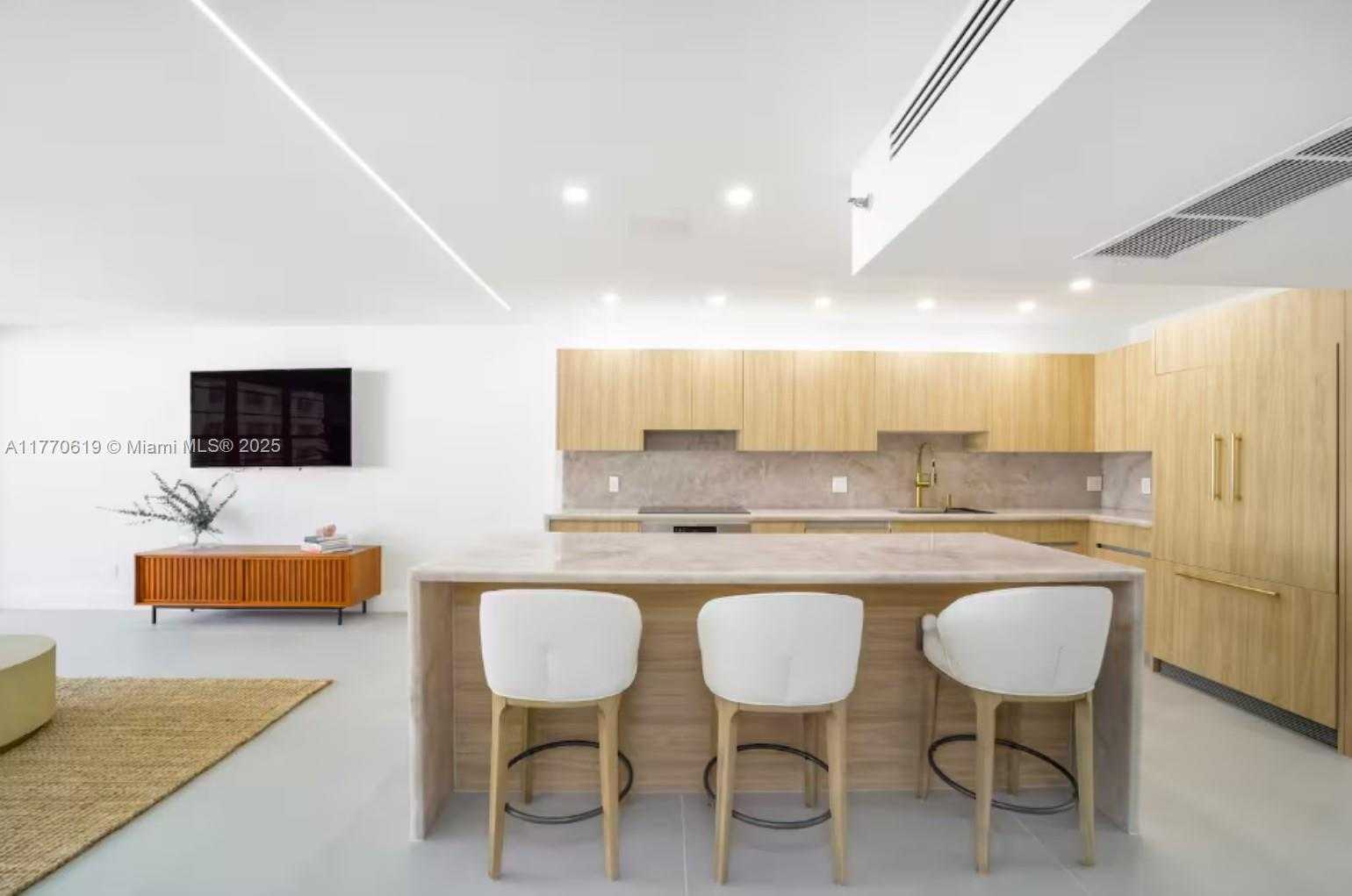 Small Image of 100 LINCOLN RD #843, Miami Beach Number 3