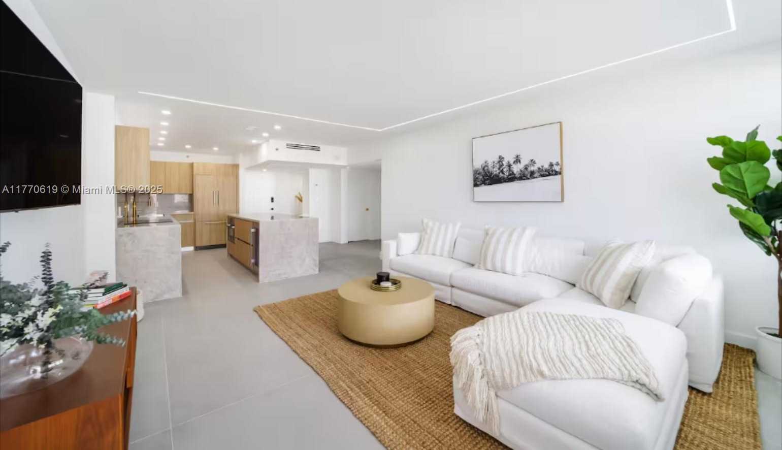 Small Image of 100 LINCOLN RD #843, Miami Beach Number 5
