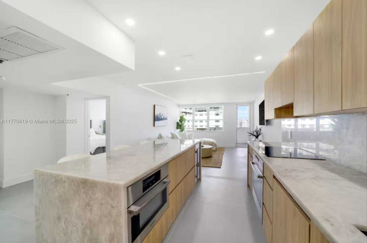 Small Image of 100 LINCOLN RD #843, Miami Beach Number 8
