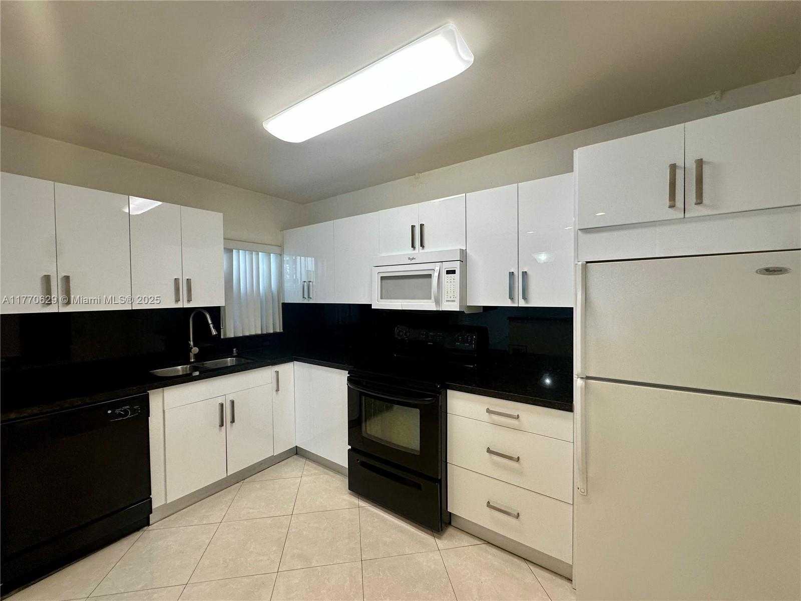 Small Image of 1075 93RD ST #101, Bay Harbor Islands Number 5