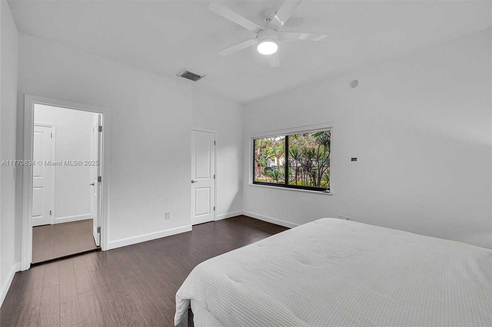 Small Image of 1915 SOUTH MIAMI AVE, Miami Number 27