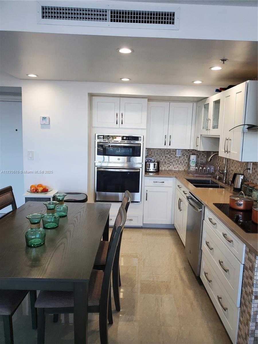 Small Image of 20515 EAST COUNTRY CLUB DR #644, Aventura Number 13
