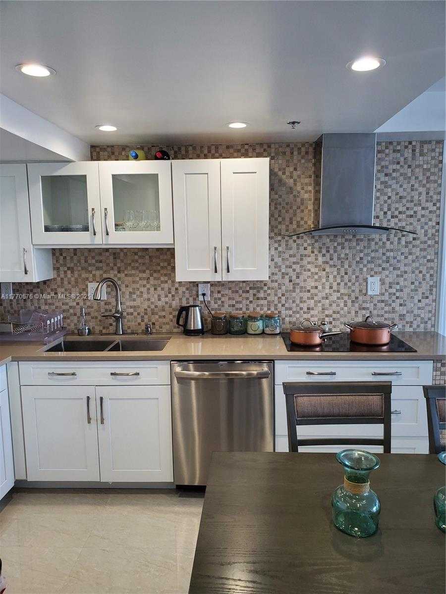 Small Image of 20515 EAST COUNTRY CLUB DR #644, Aventura Number 14