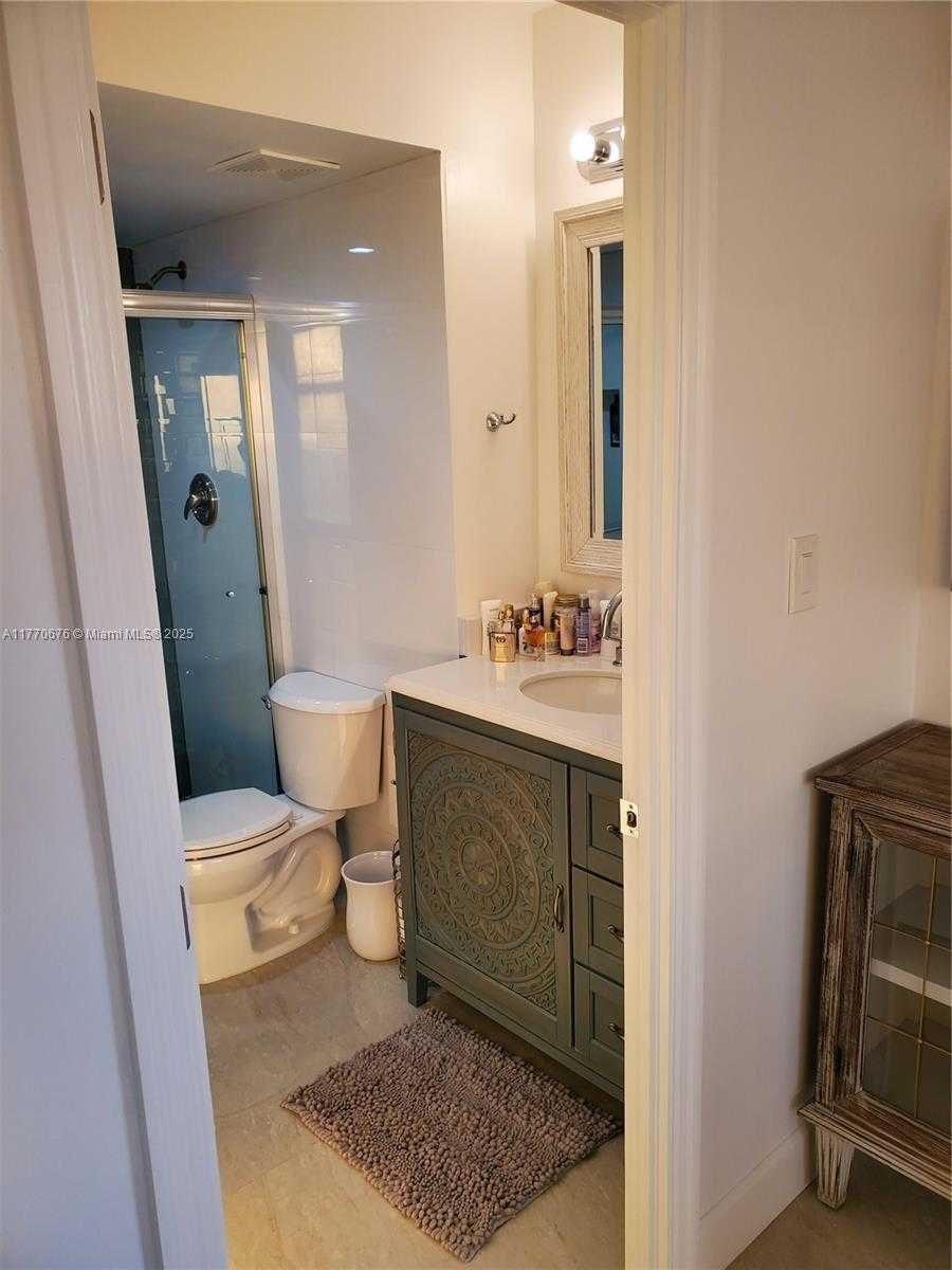 Small Image of 20515 EAST COUNTRY CLUB DR #644, Aventura Number 5
