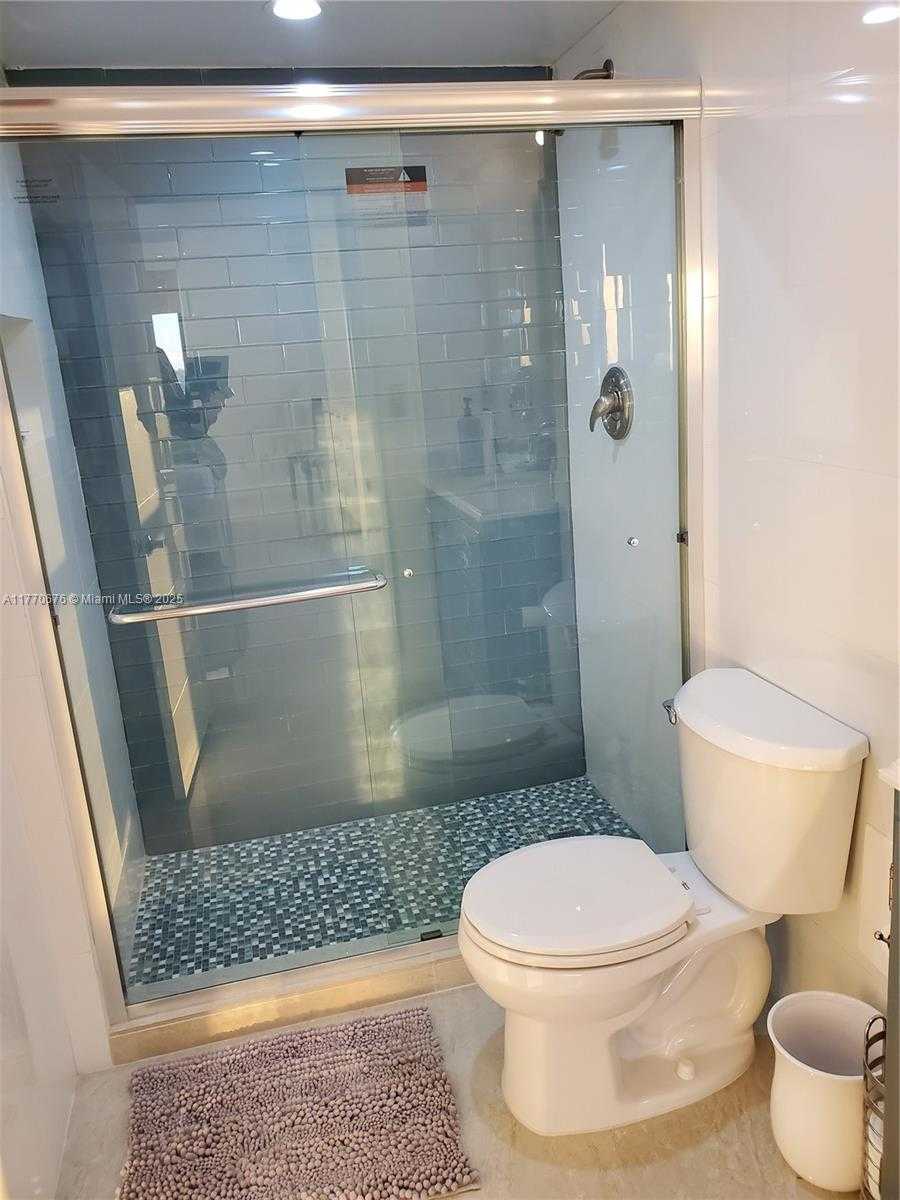Small Image of 20515 EAST COUNTRY CLUB DR #644, Aventura Number 6