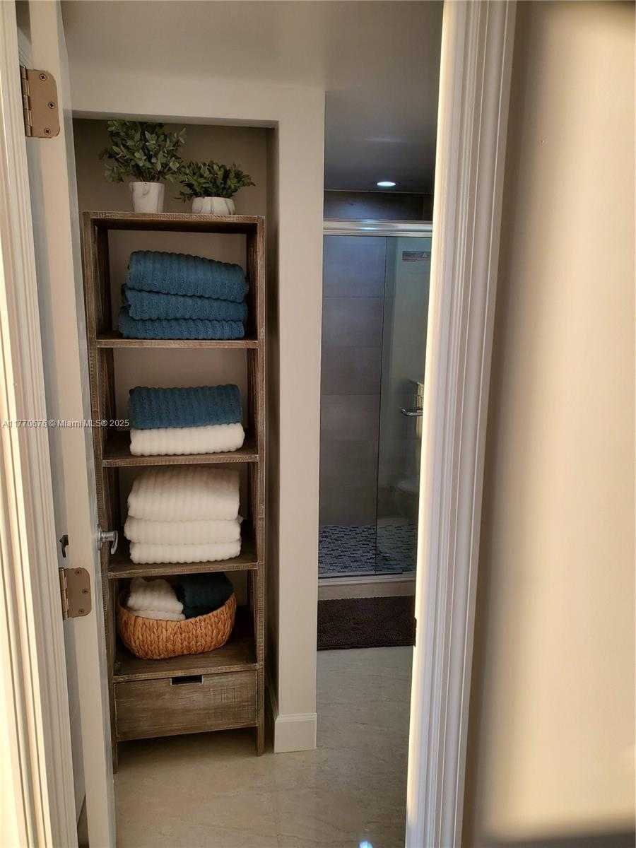 Small Image of 20515 EAST COUNTRY CLUB DR #644, Aventura Number 8