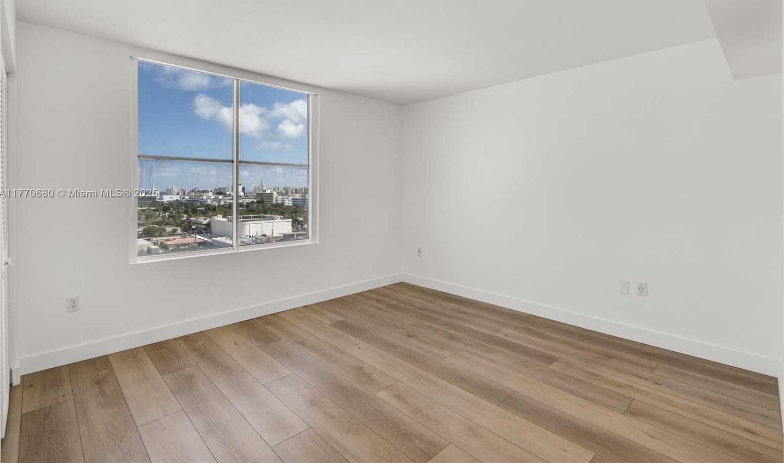 Small Image of 1900 SUNSET HARBOUR DR #1615, Miami Beach Number 11