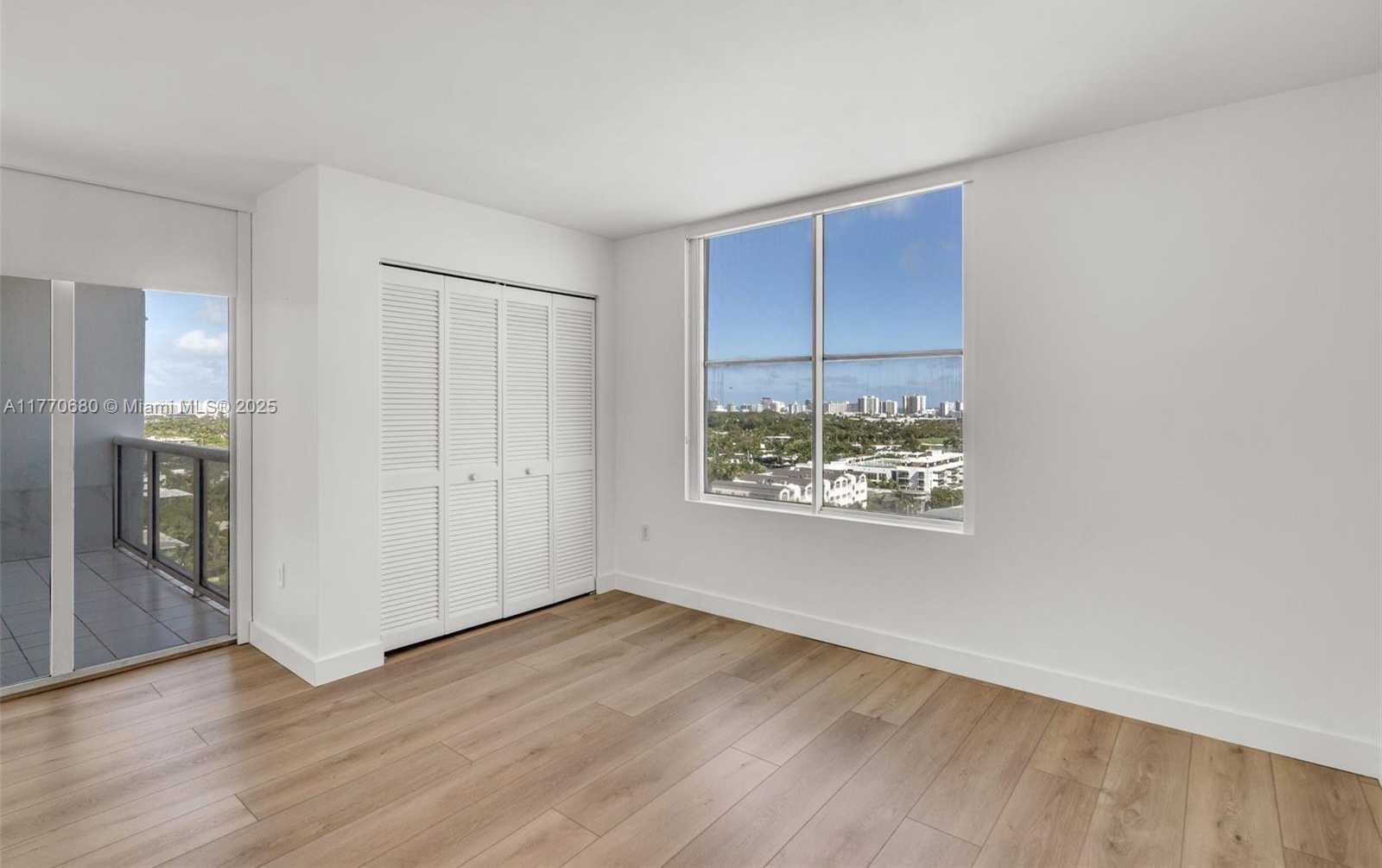 Small Image of 1900 SUNSET HARBOUR DR #1615, Miami Beach Number 13