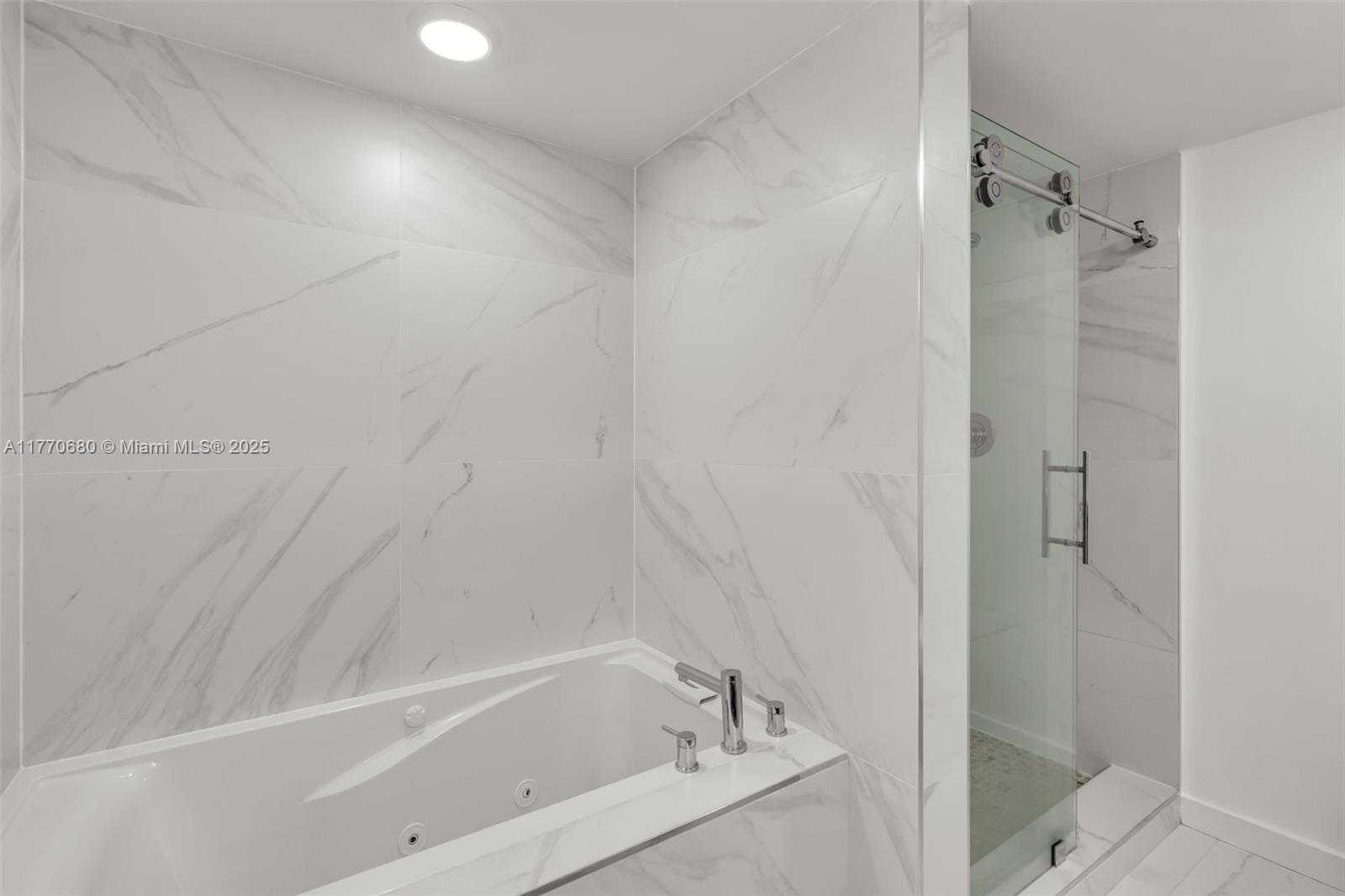 Small Image of 1900 SUNSET HARBOUR DR #1615, Miami Beach Number 16