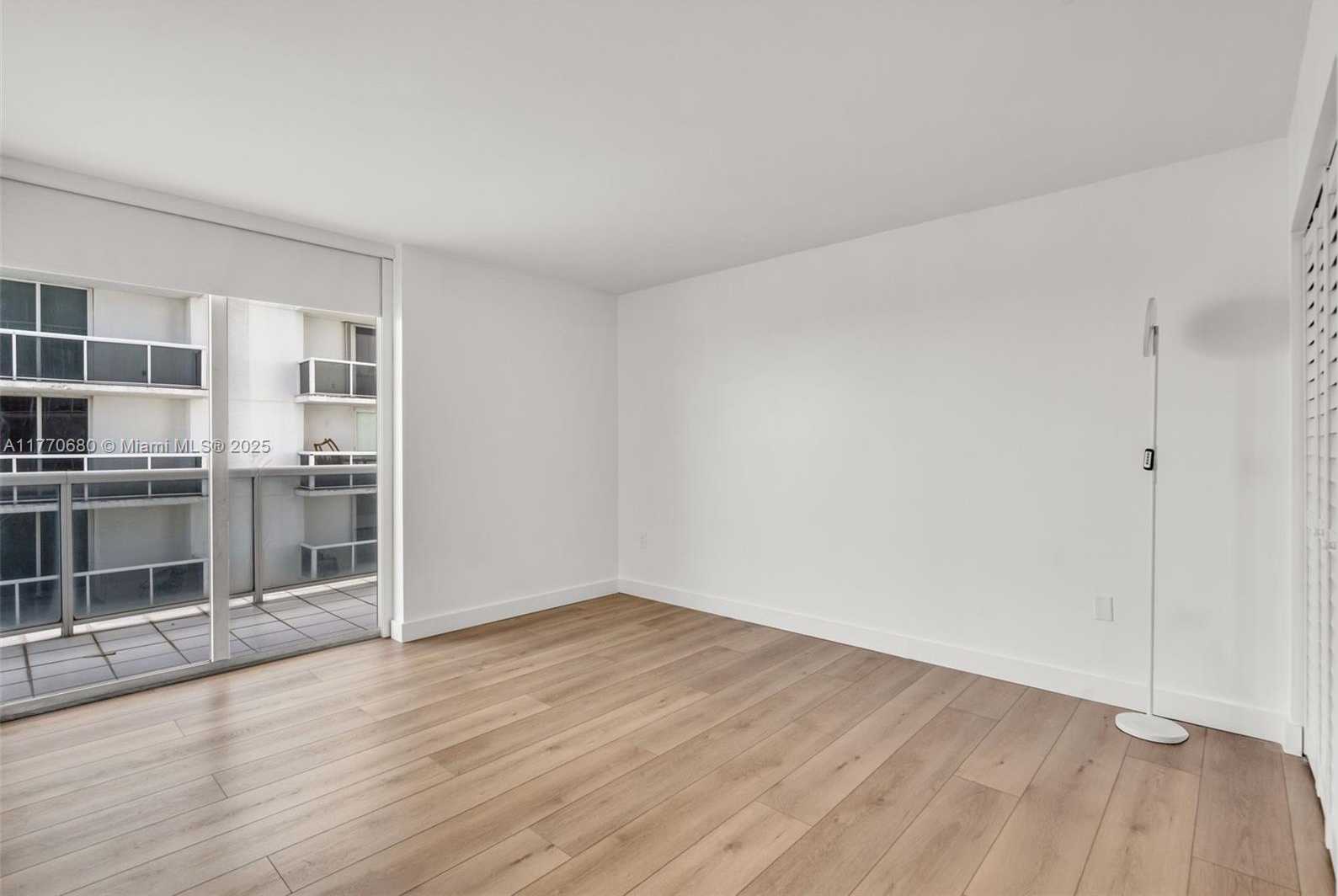 Small Image of 1900 SUNSET HARBOUR DR #1615, Miami Beach Number 18
