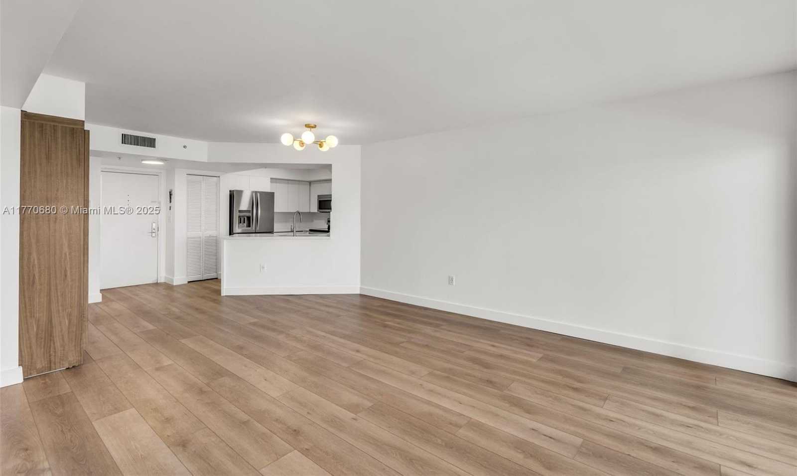Small Image of 1900 SUNSET HARBOUR DR #1615, Miami Beach Number 3