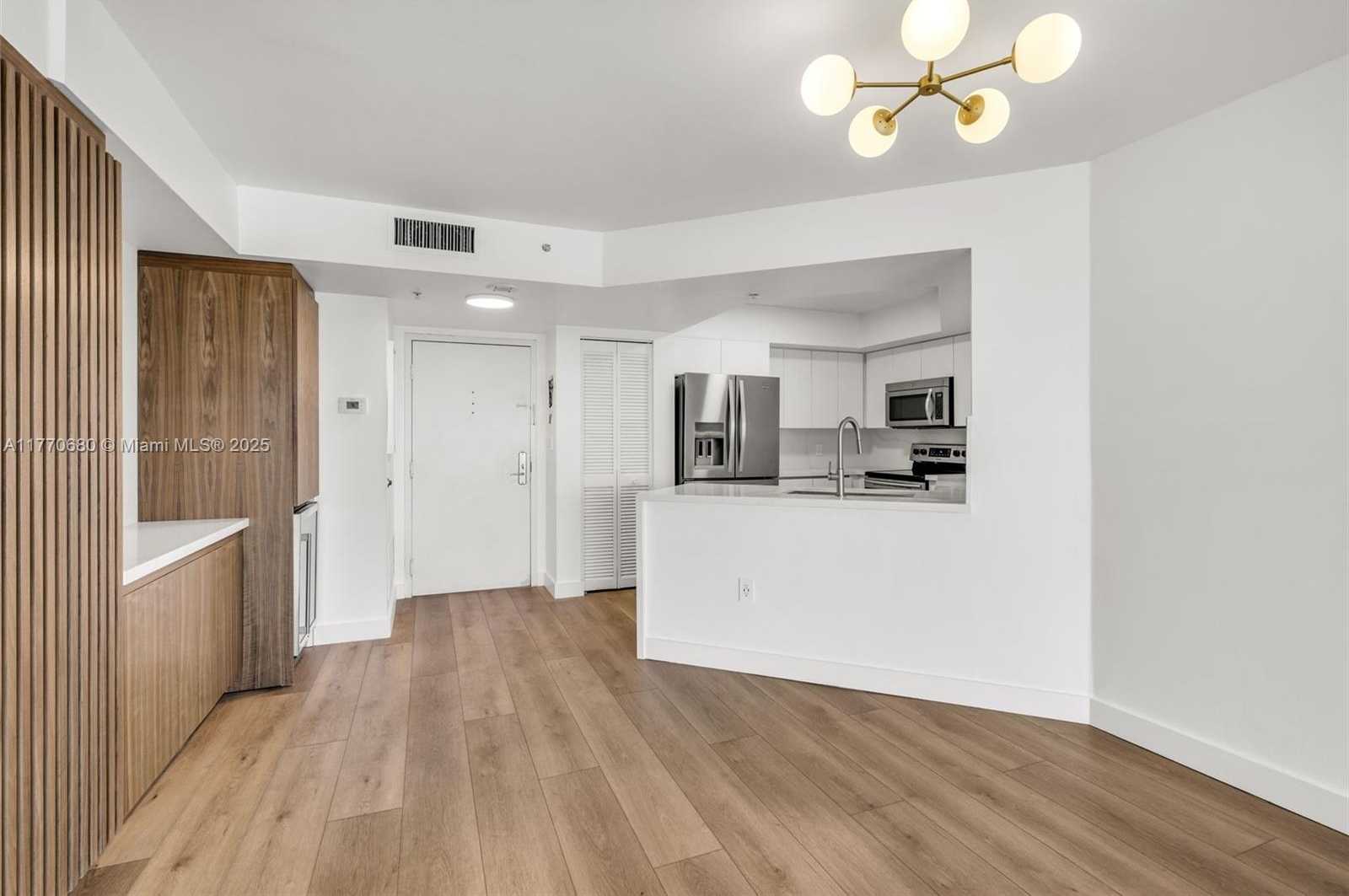 Small Image of 1900 SUNSET HARBOUR DR #1615, Miami Beach Number 6