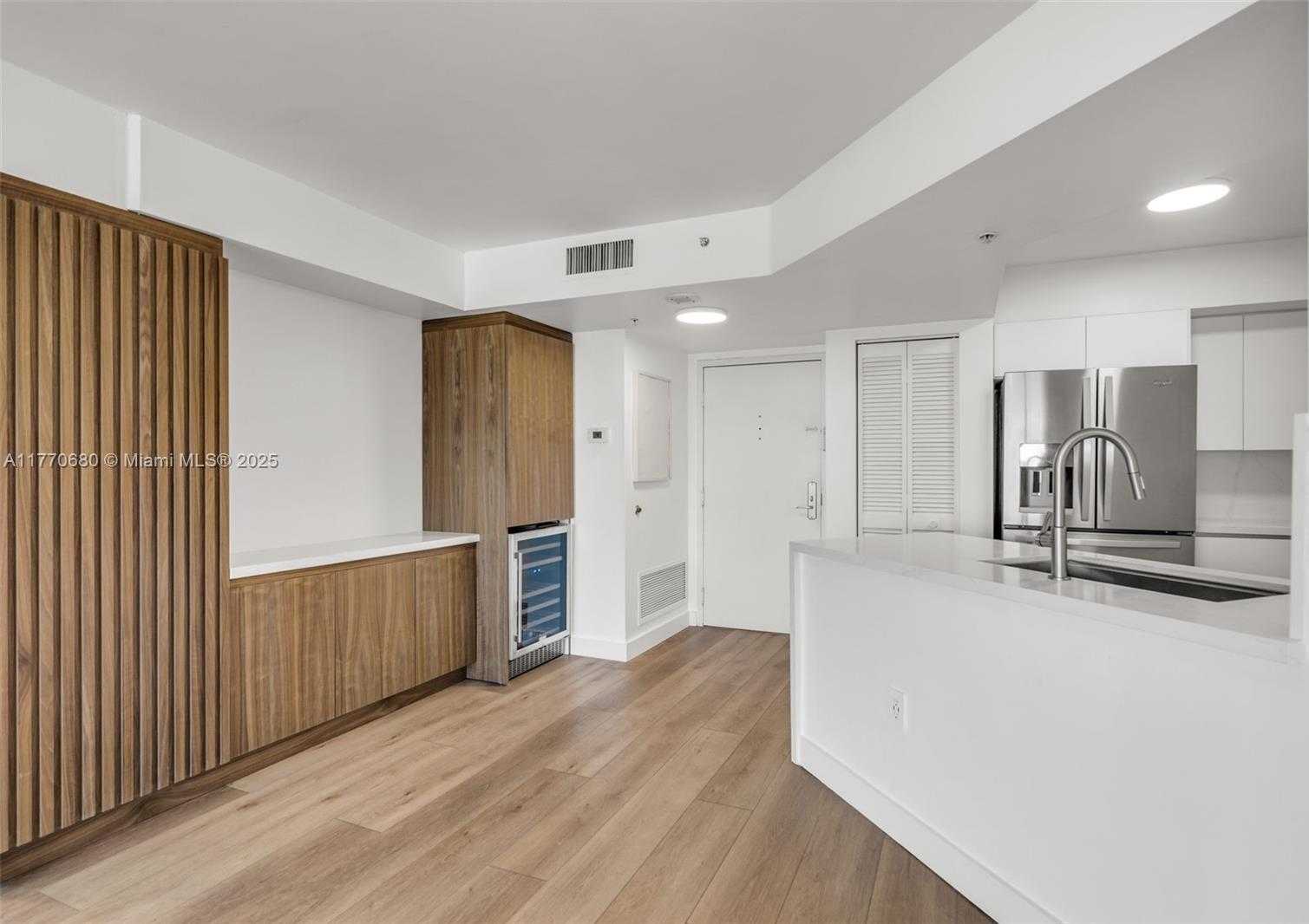 Small Image of 1900 SUNSET HARBOUR DR #1615, Miami Beach Number 7