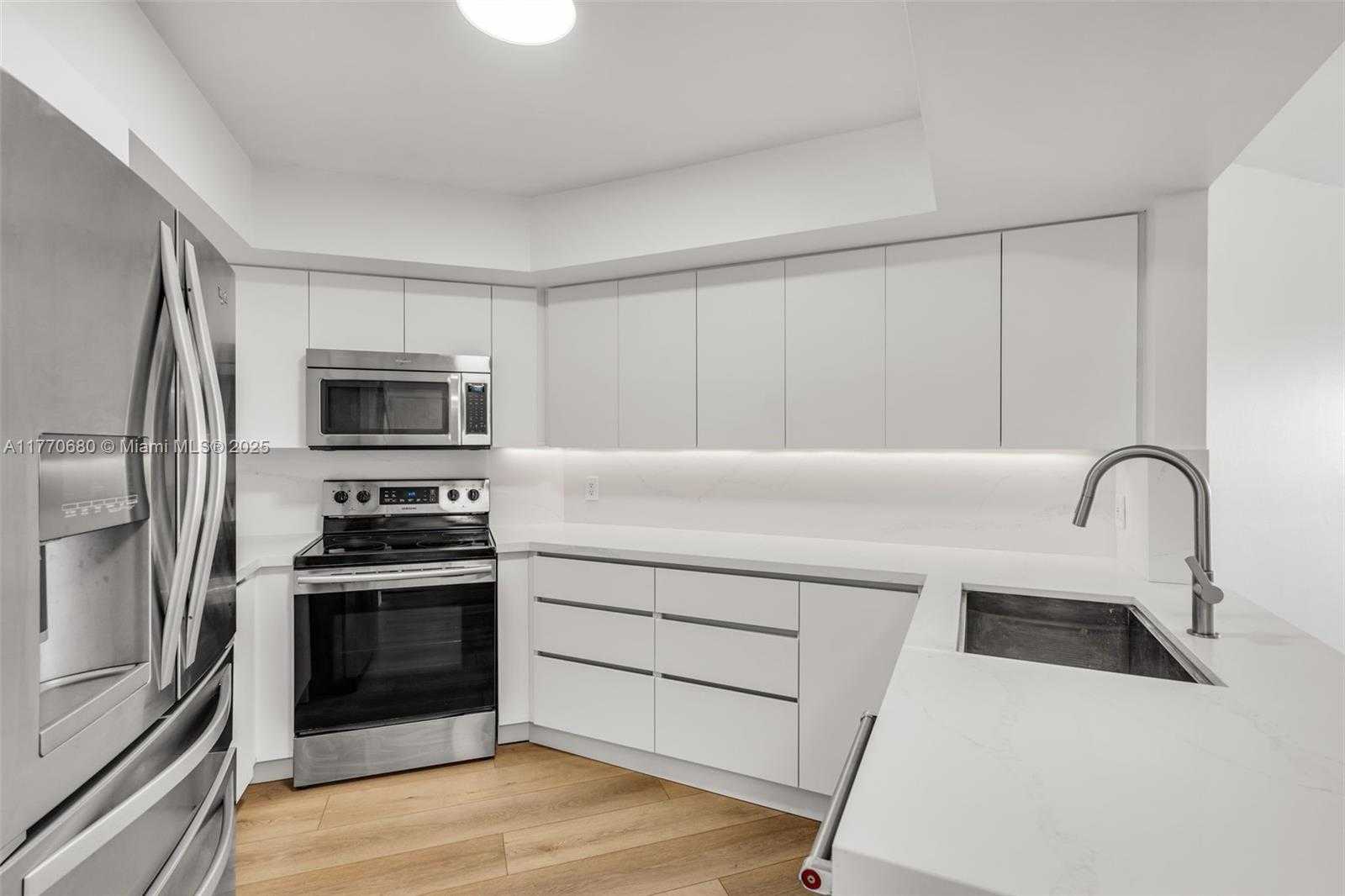 Small Image of 1900 SUNSET HARBOUR DR #1615, Miami Beach Number 8