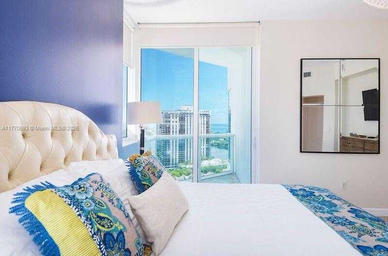 Small Image of 19400 TURNBERRY WAY #PH221, Aventura Number 9