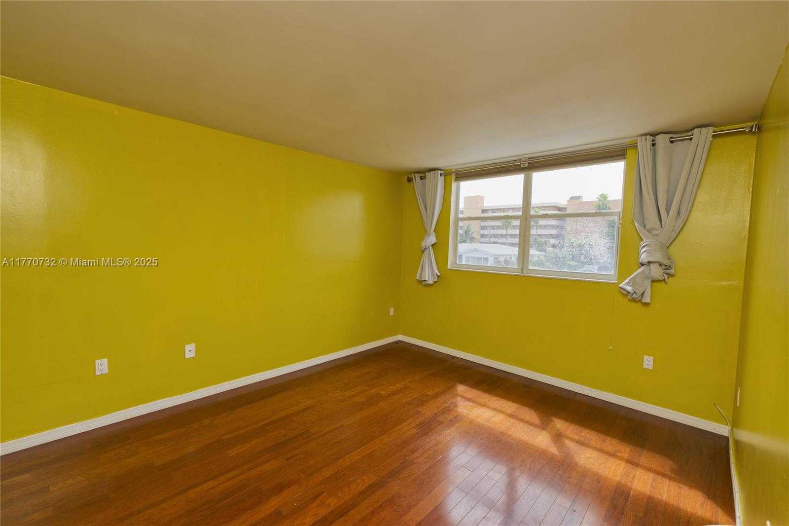 Small Image of 3750 NORTH EAST 169TH ST #205, North Miami Beach Number 4